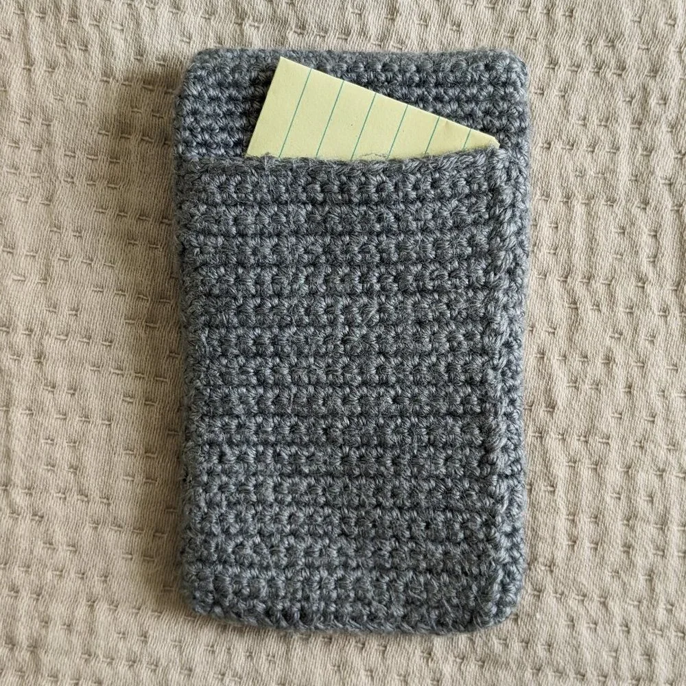 Crochet phone case