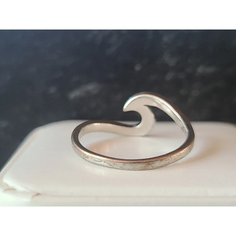 Pura Vida Silver Tone Blue Enamel Wave Ring, Size US 9.25