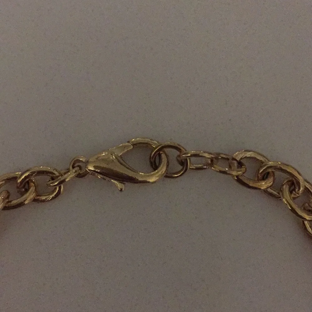 NEW Vintage Charm Bracelet Gold toned link with Di Charm Small Diamond​