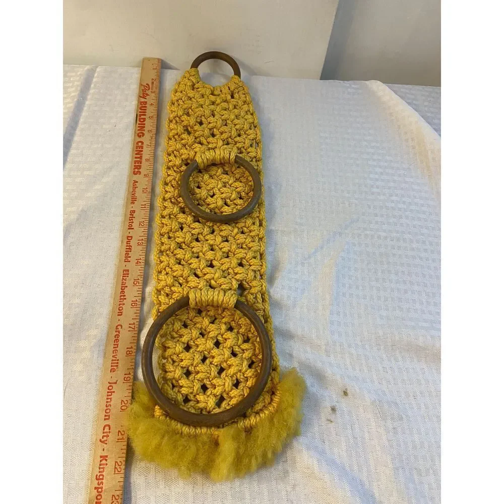 Macramé towel hanger 22