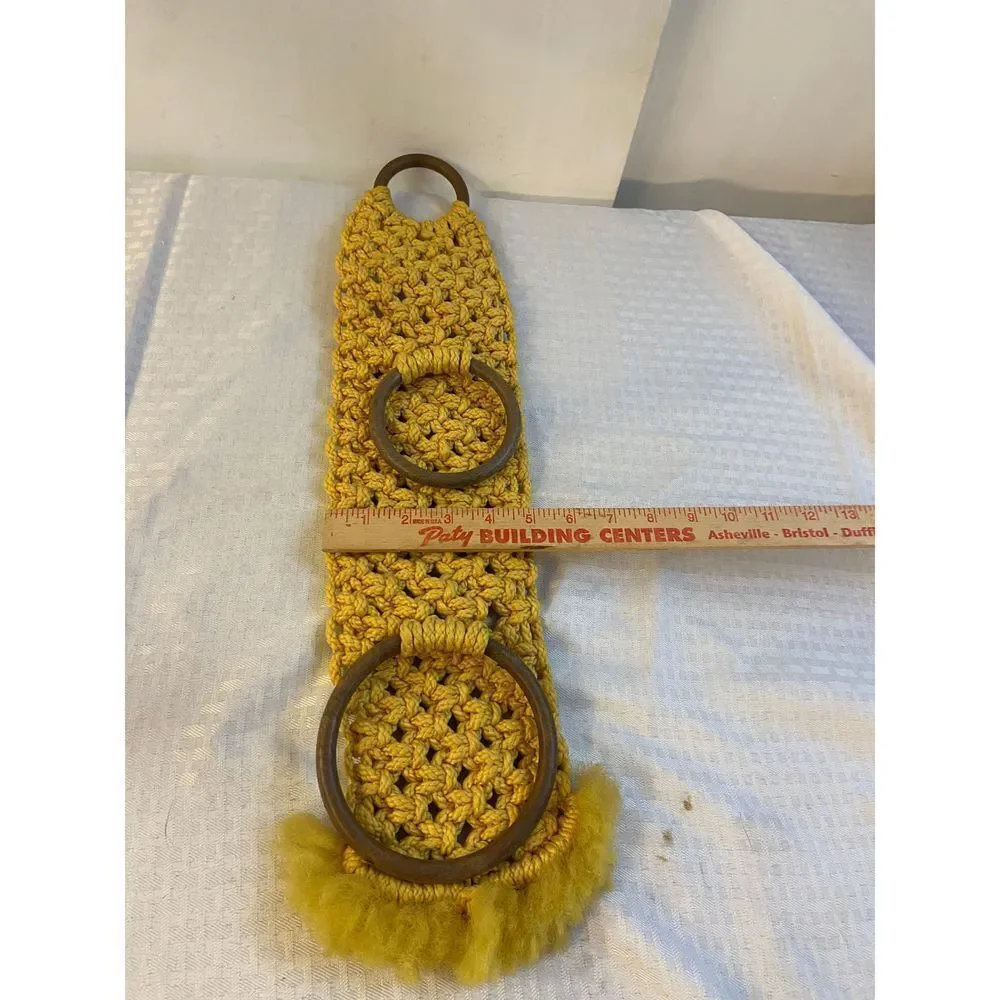 Macramé towel hanger 22