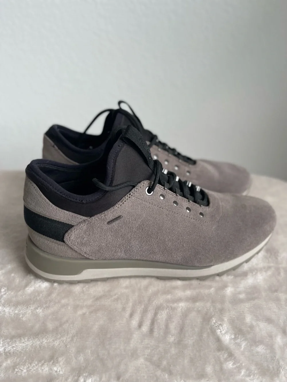 Geox Women’s Gray and Black Suede Sneakers‎