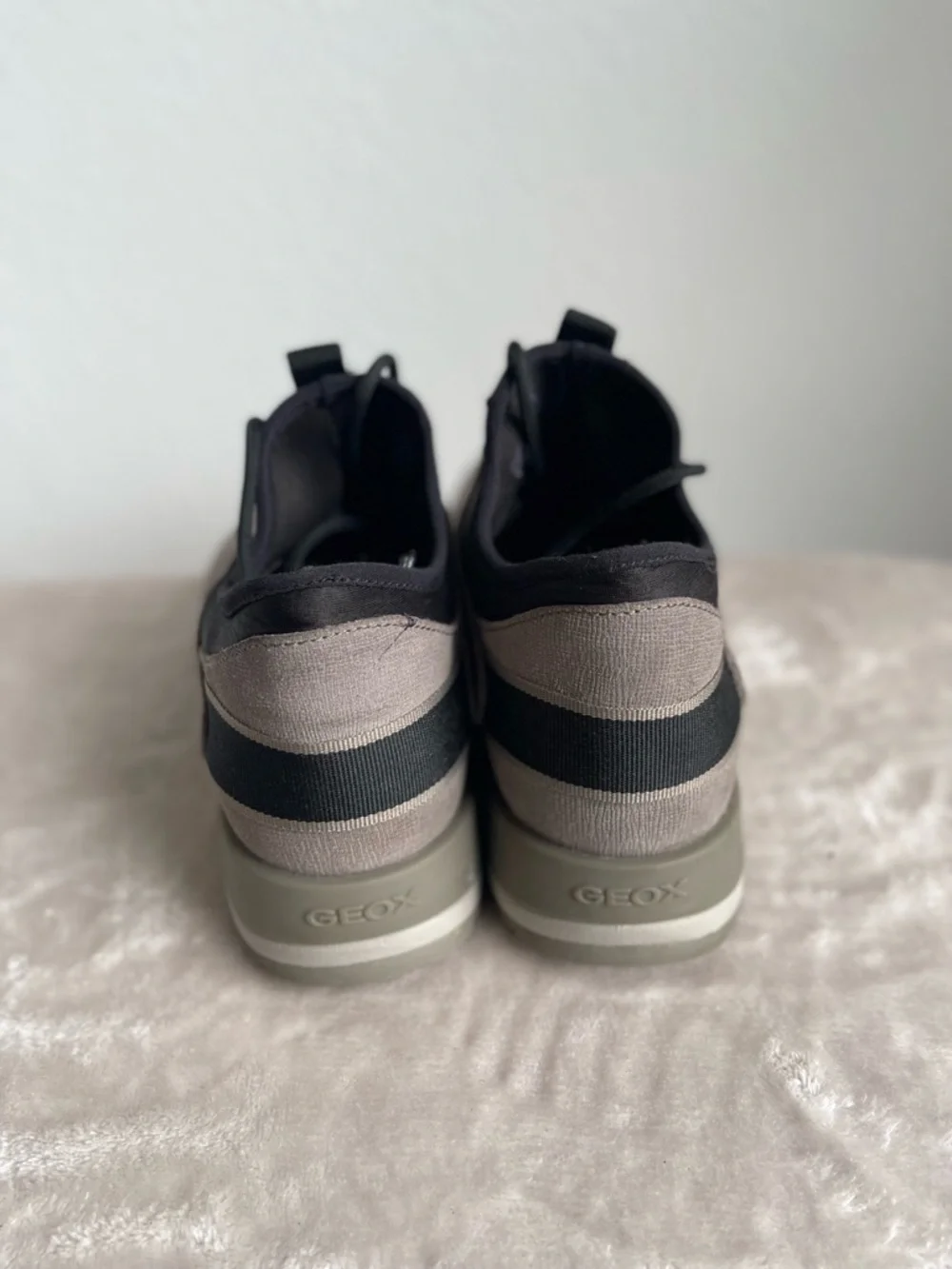 Geox Women’s Gray and Black Suede Sneakers‎