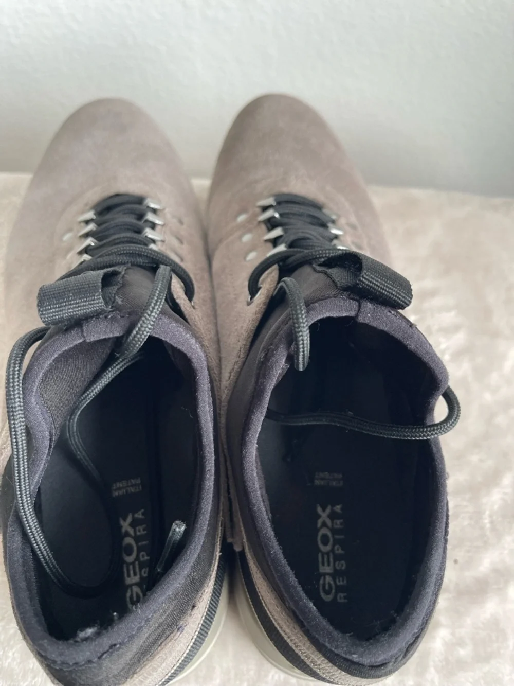 Geox Women’s Gray and Black Suede Sneakers‎