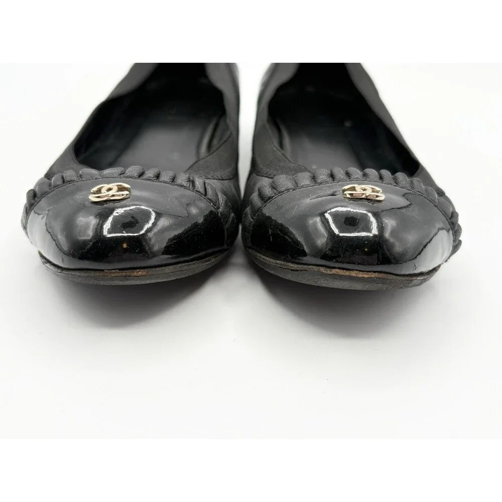 Chanel Black Ballet Flats Patent Leather Cap Toe CC Logo Ruffle Accent EU 35.5