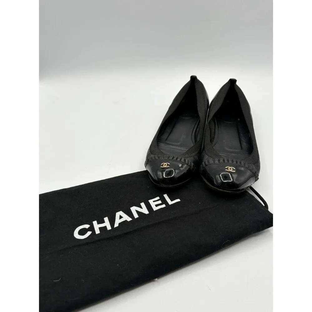 Chanel Black Ballet Flats Patent Leather Cap Toe CC Logo Ruffle Accent EU 35.5