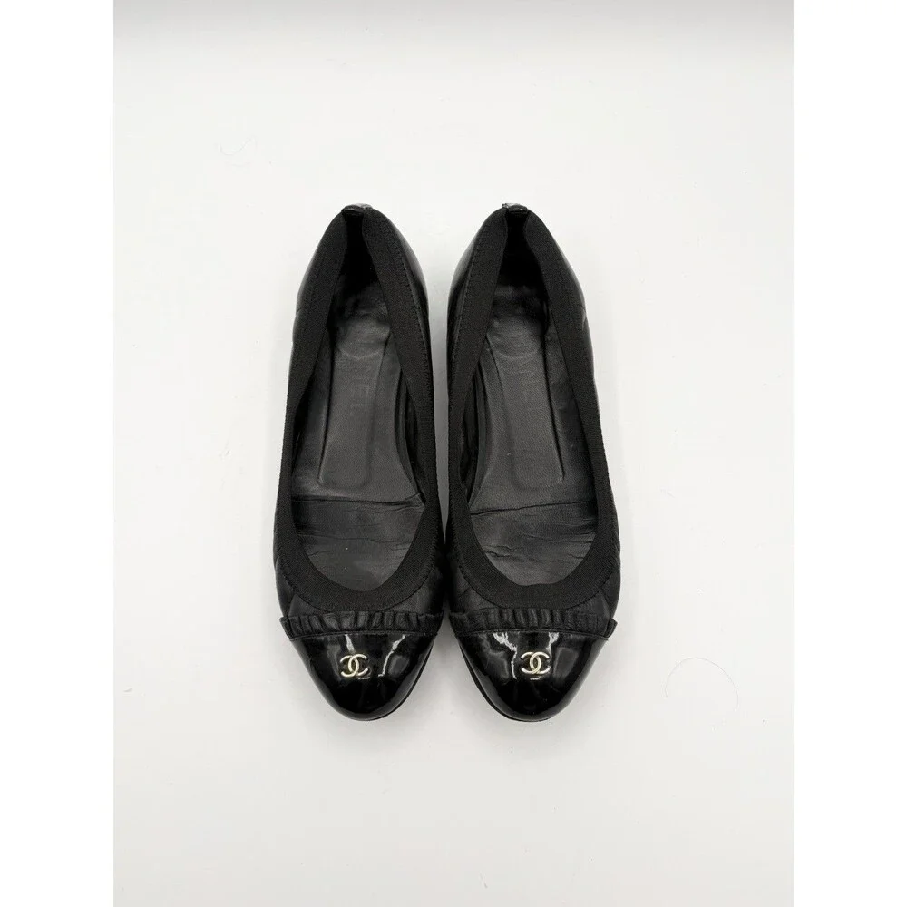 Chanel Black Ballet Flats Patent Leather Cap Toe CC Logo Ruffle Accent EU 35.5