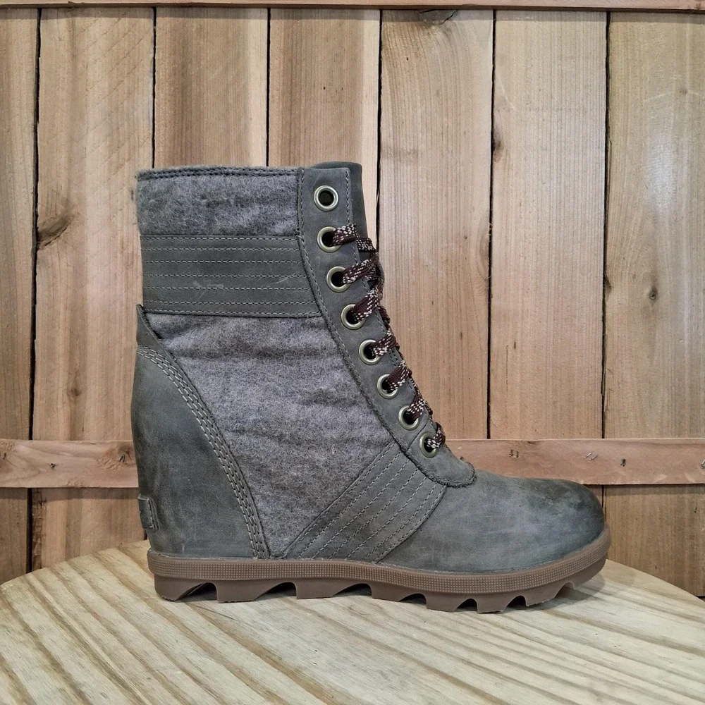 Sorel Lexie Wedge Boots Womens 8.5 Gray Leather‎ Ankle Lace Up Winter Waterproof