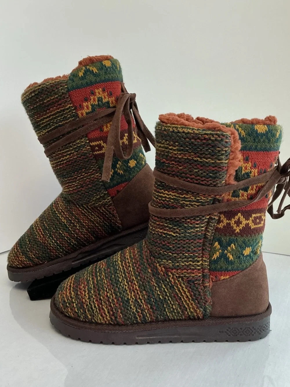 Essential by Muk Luks Tribal Knit Faux Fur Winter Boots Size 6