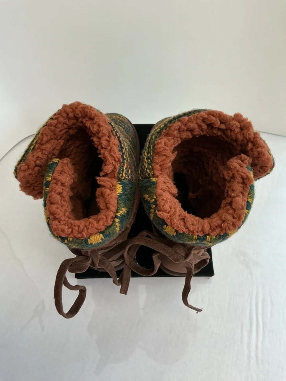 Essential by Muk Luks Tribal Knit Faux Fur Winter Boots Size 6