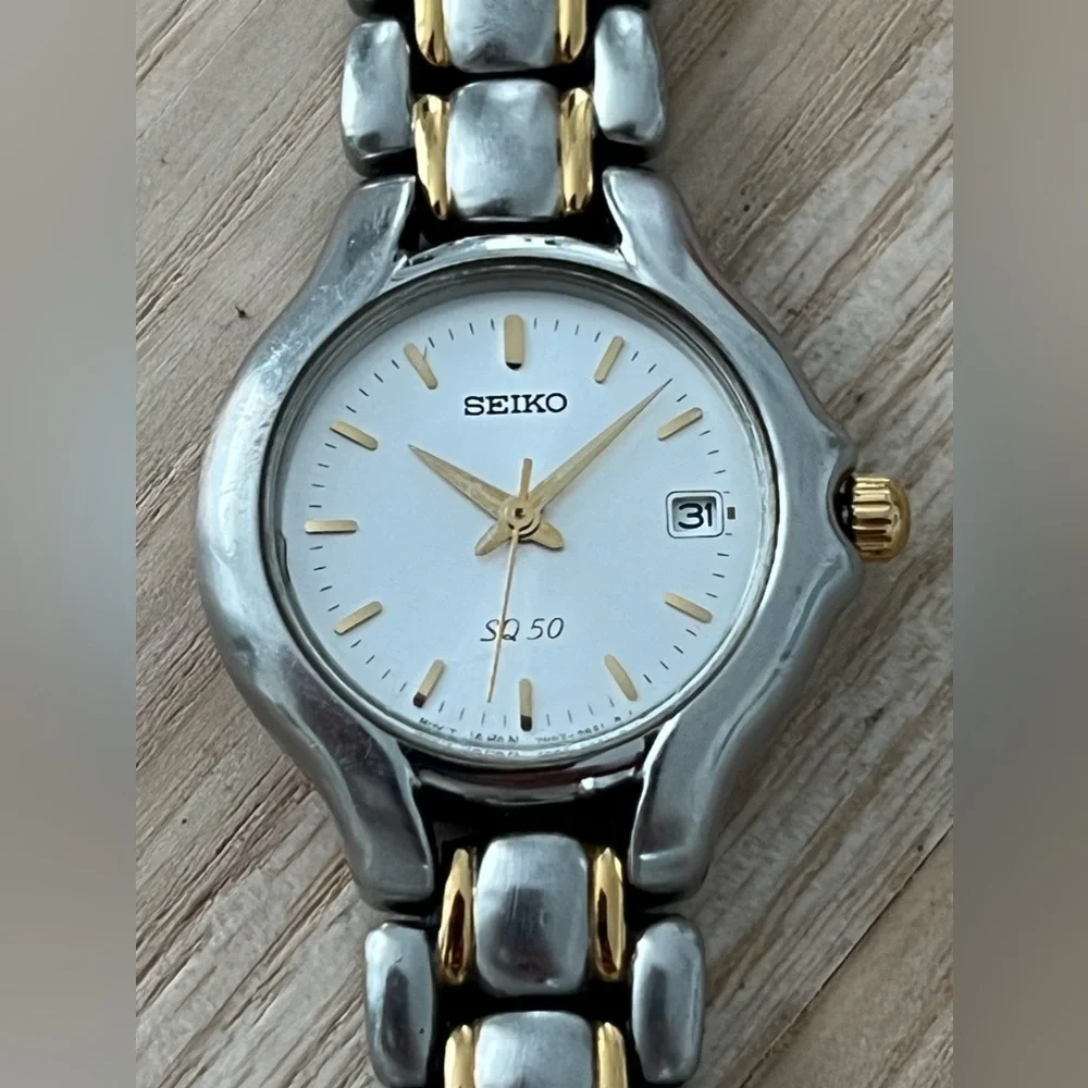 Seiko SQ 50 Vintage Ladies Watch Stainless Dial Two-Tone Bracelet Date Window