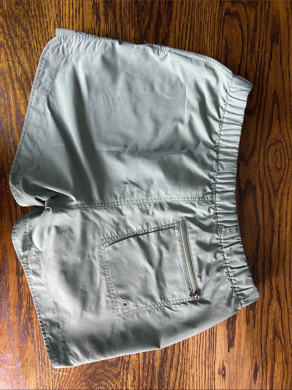 REI Co-op Women's Sage Green Hiking  Shorts SIZE MEDIUM