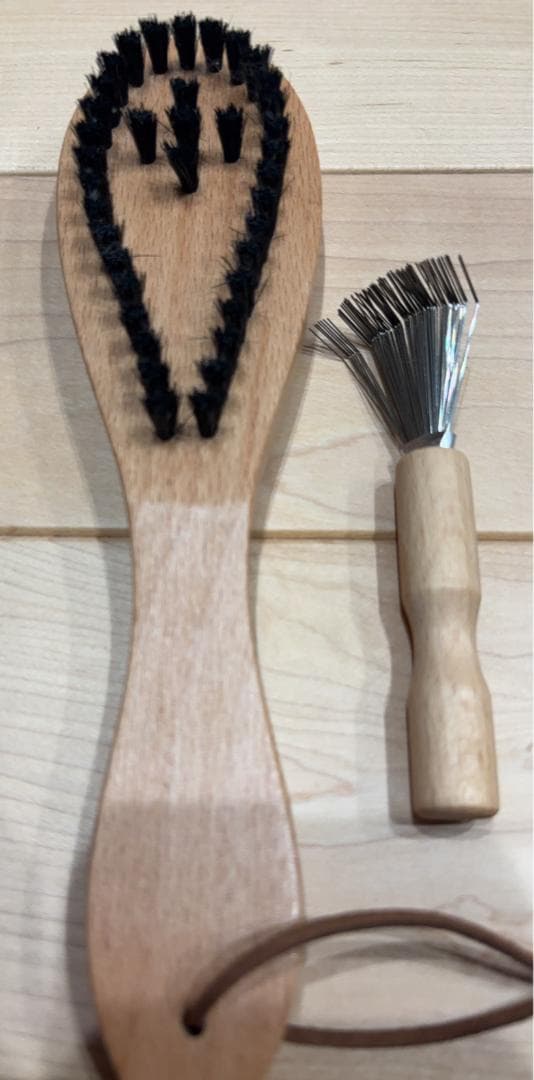 1A197 Clothing Lint Remover Brush with Wooden Cleaning Brush