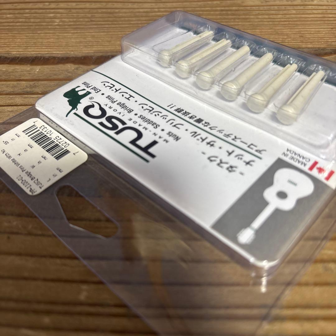 TUSQ Bridge Pins, Set of 6, Synthetic Ivory, PP-1100-01