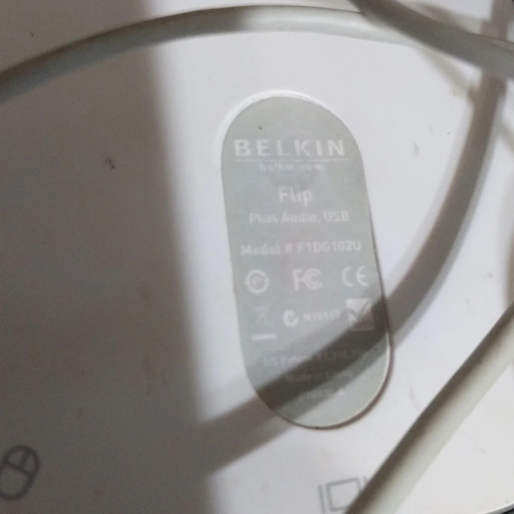 Belkin Flip F1dg102U New no tag