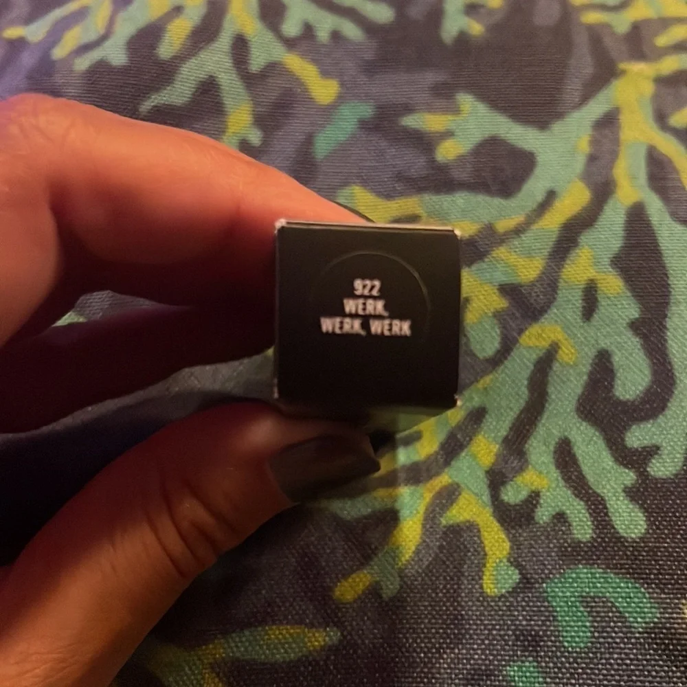🆕 MAC Cosmetics Powder Kiss Lipstick in Werk, Werk, Werk