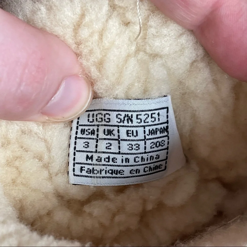 UGG preowned short