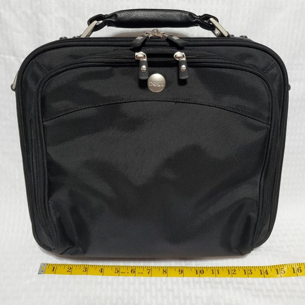 Genuine Dell Black Laptop Carrying Case.