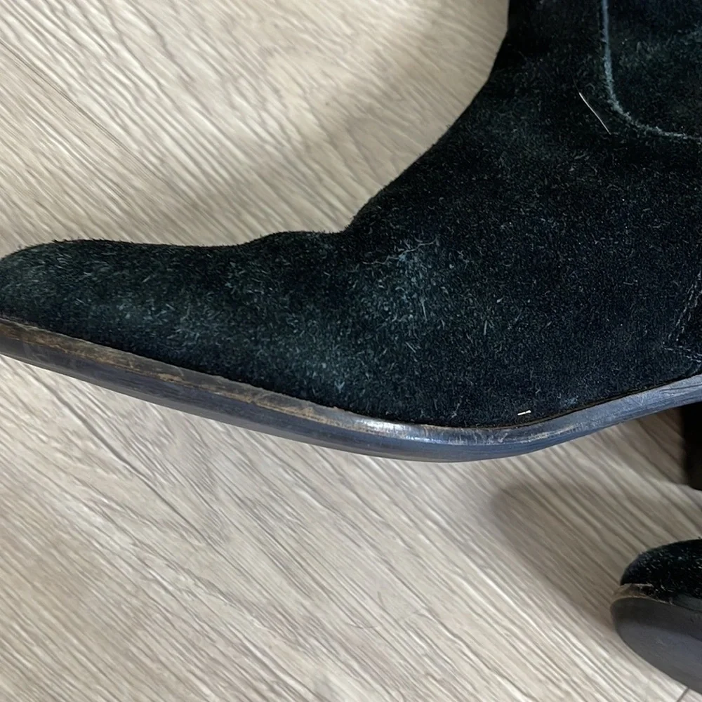 Steve Madden light suede from