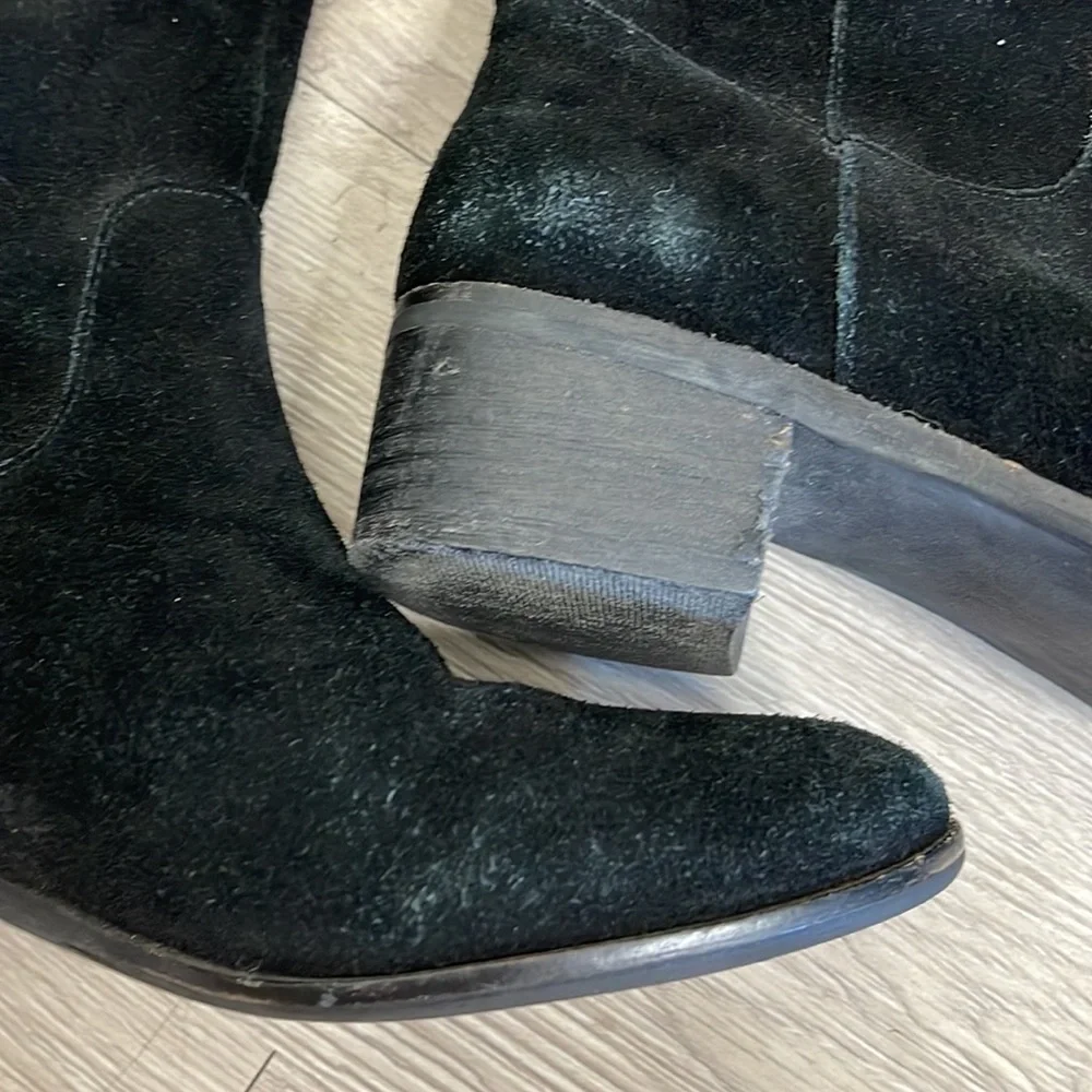 Steve Madden suede worn heel