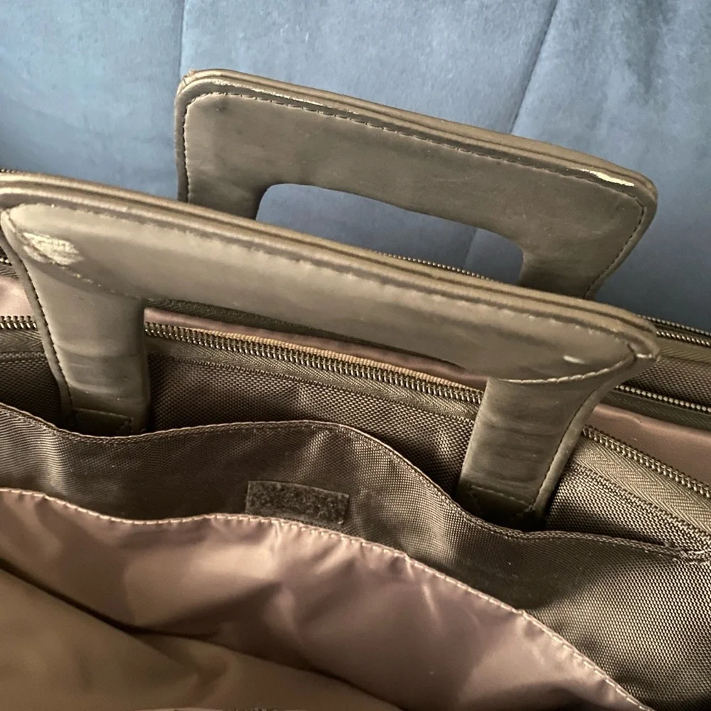 Dell Laptop Bag with shoulder straps. New -NWOT.