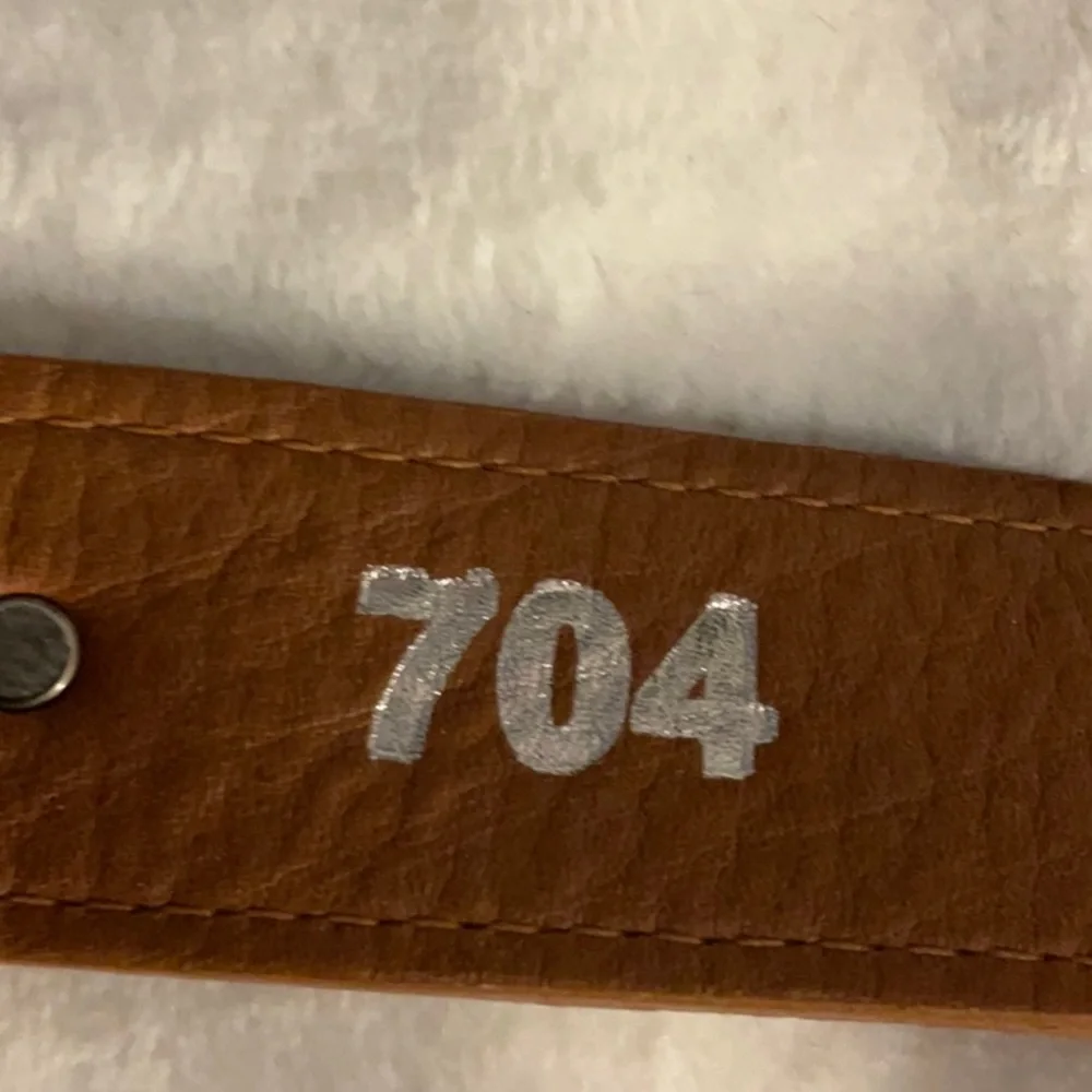 New Genuine leather dog collars with 4 hearts and a ring on the middle for leash
