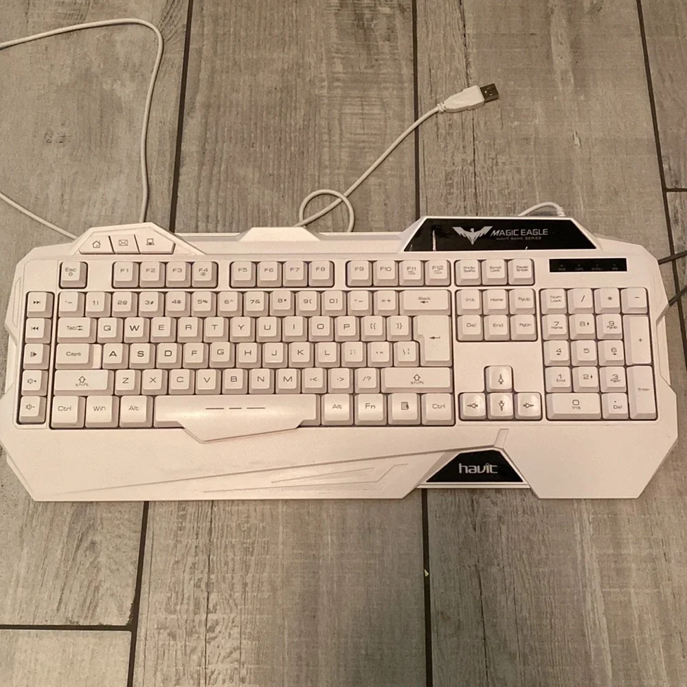 A light up gaming keyboard and mouse set
