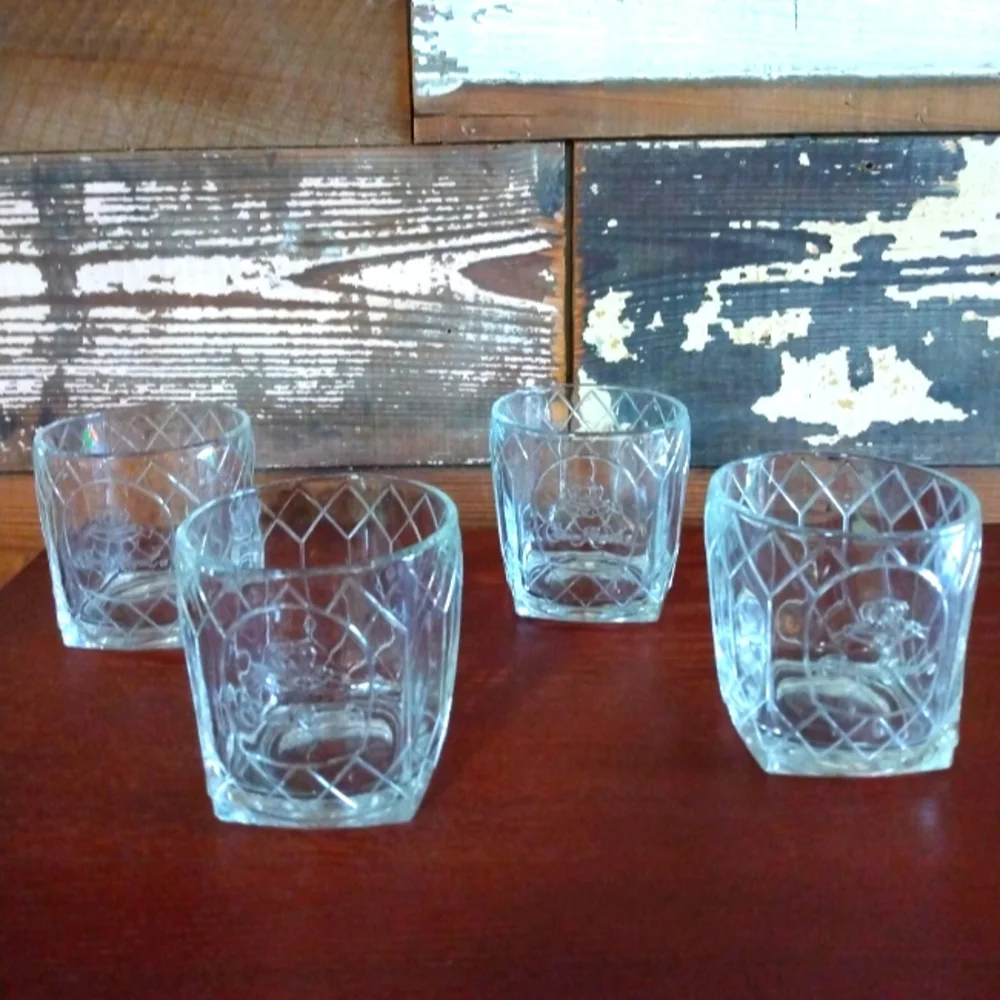 2 FOR $15 BUNDLE SALE!  Crown set of 4. Bourbon