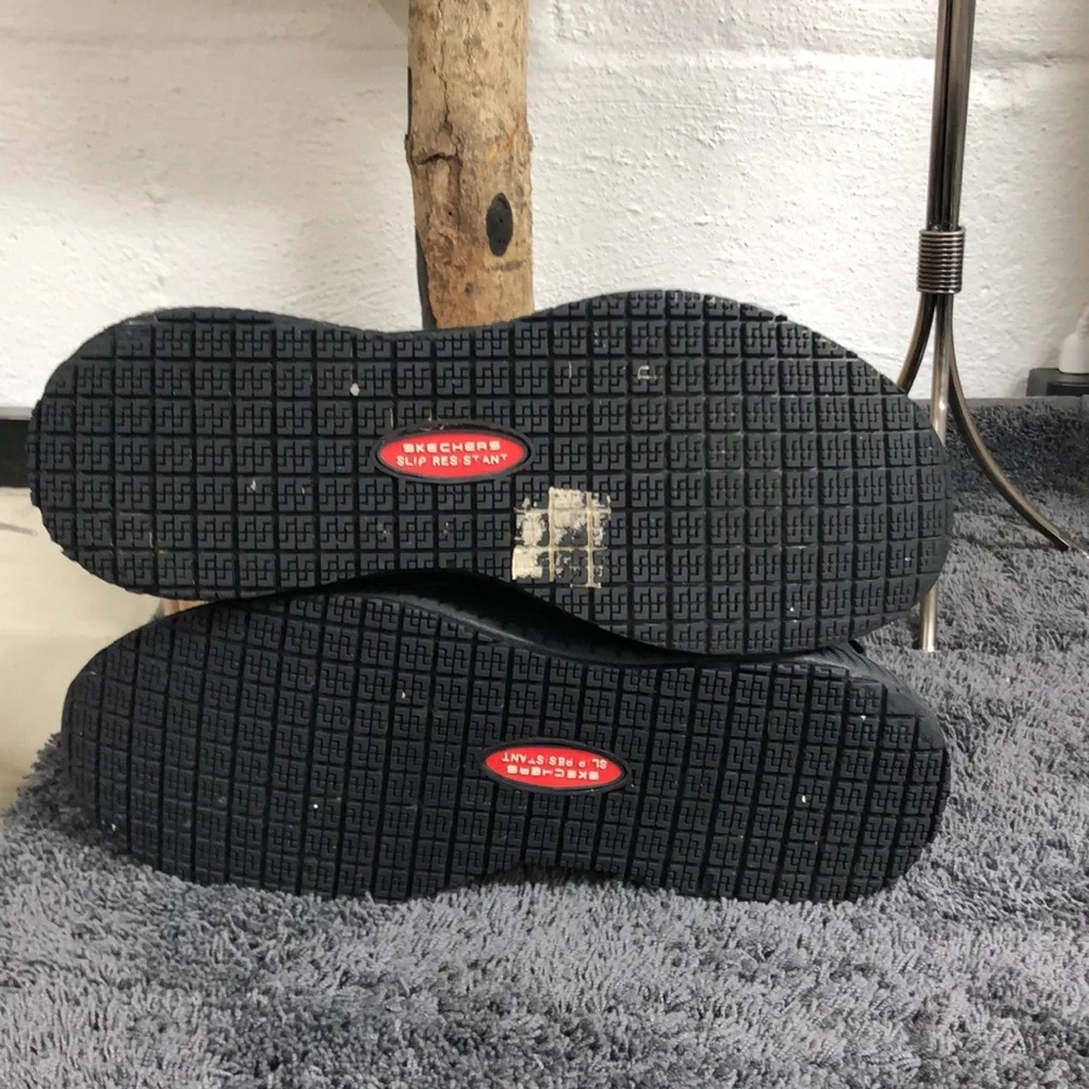Skechers black work