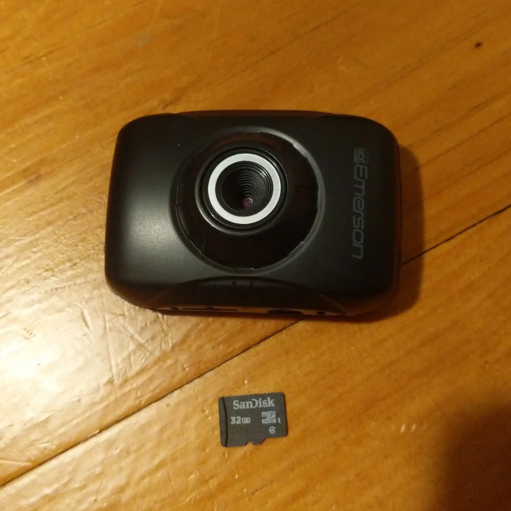 Emerson HD action cam digital video with 32 GB sundisc memory card bundle
