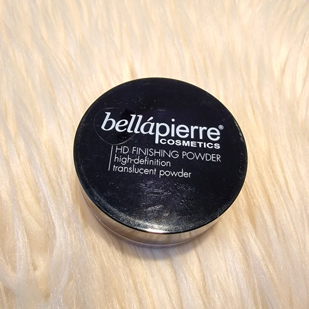 Bellapierre Cosmetics or locks