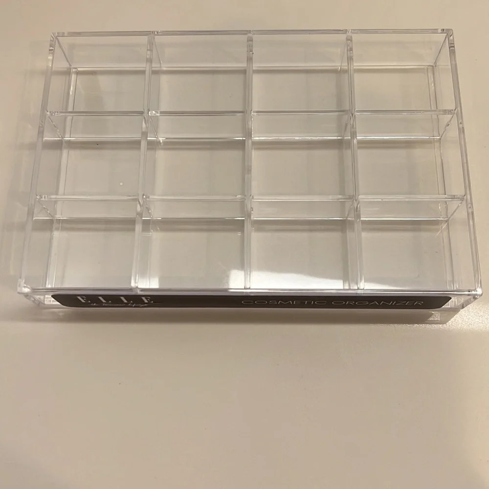 NWT Elle Cosmetic Organizer