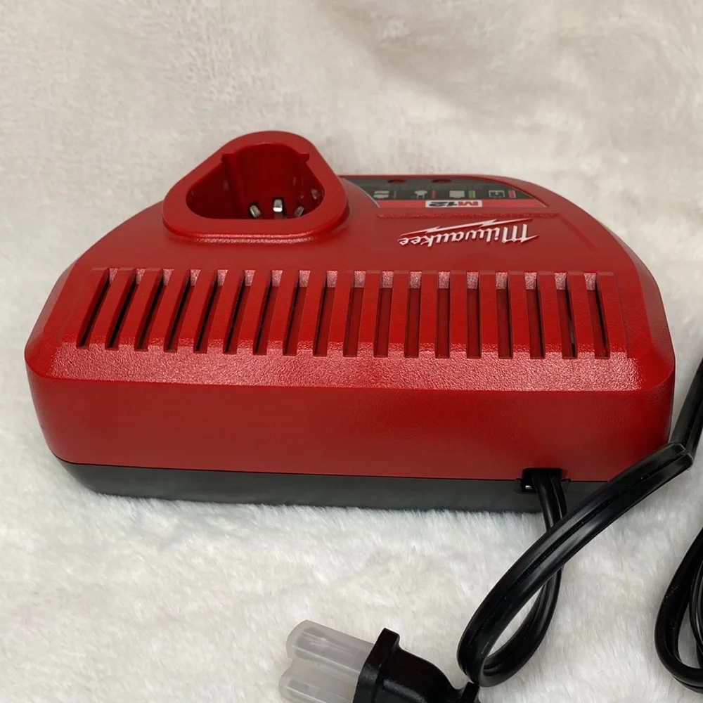 Milwaukee M12 12- Volt Lithium-Ion Battery Charger