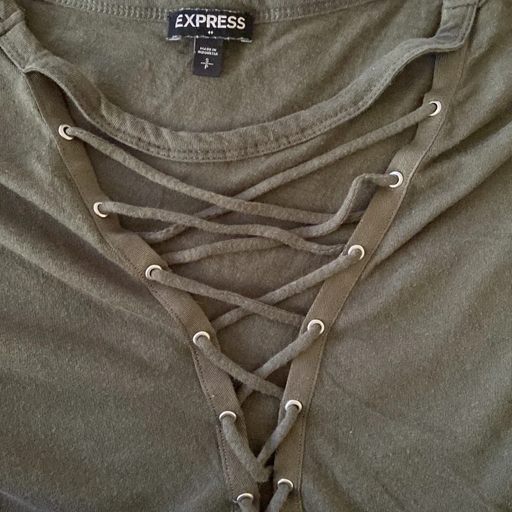 Express olive lace