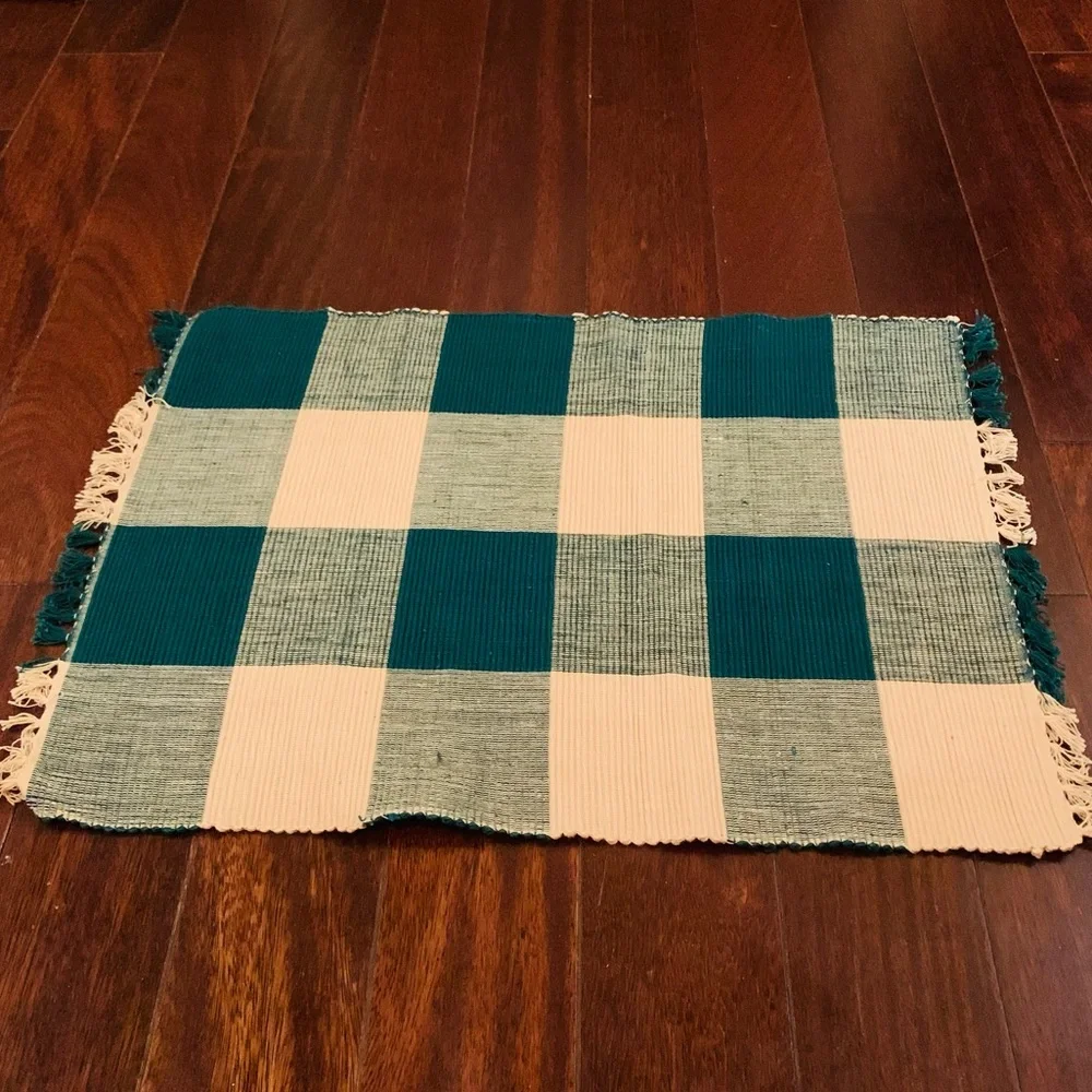 NWOT Crate & Barrel Vintage Five Green and Tan Placemats