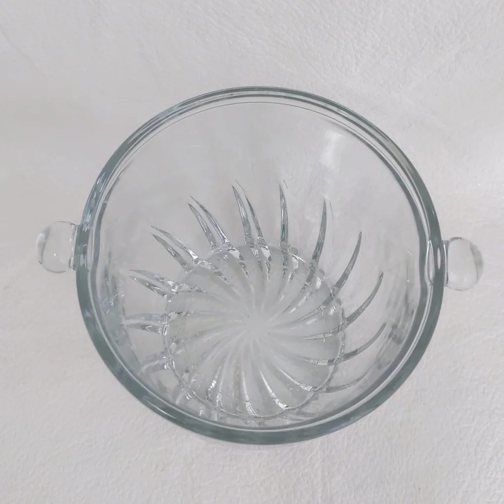 Unbranded glass ice