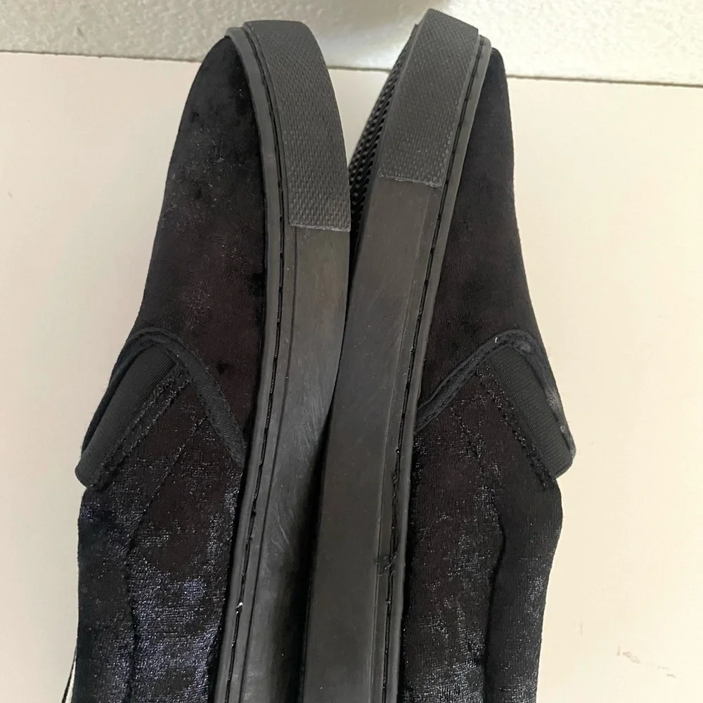 CHARLES ALBERT woman’s black slip on faux suede sneakers size- various