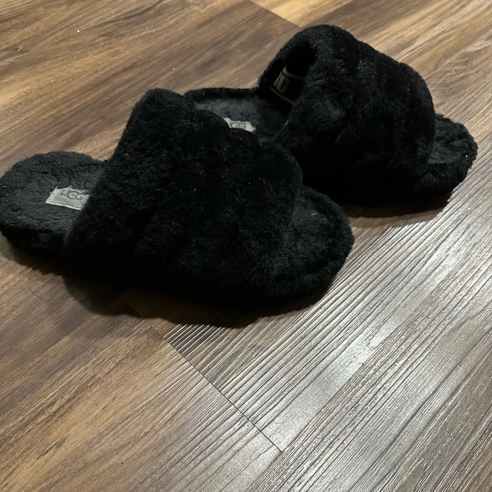 UGG kids fluff