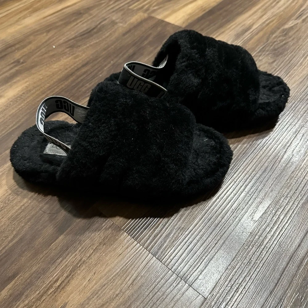 UGG kids fluff