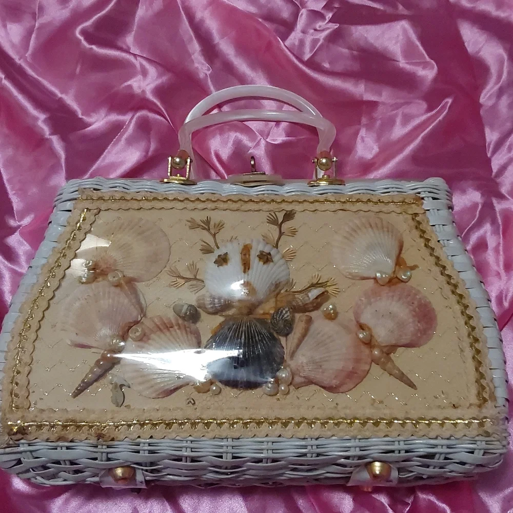 Charming vintage mommy