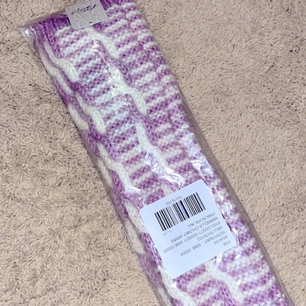 Free People Mariella Chunky Arm Warmers Pink/Cream Combo