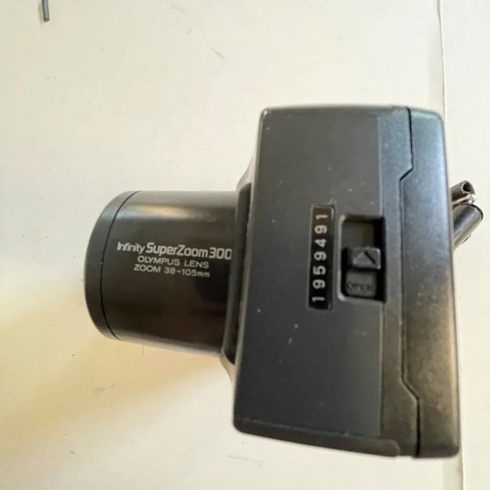Olympus Infinity Super Zoom 300 35mm auto focus camera case manual FLAW