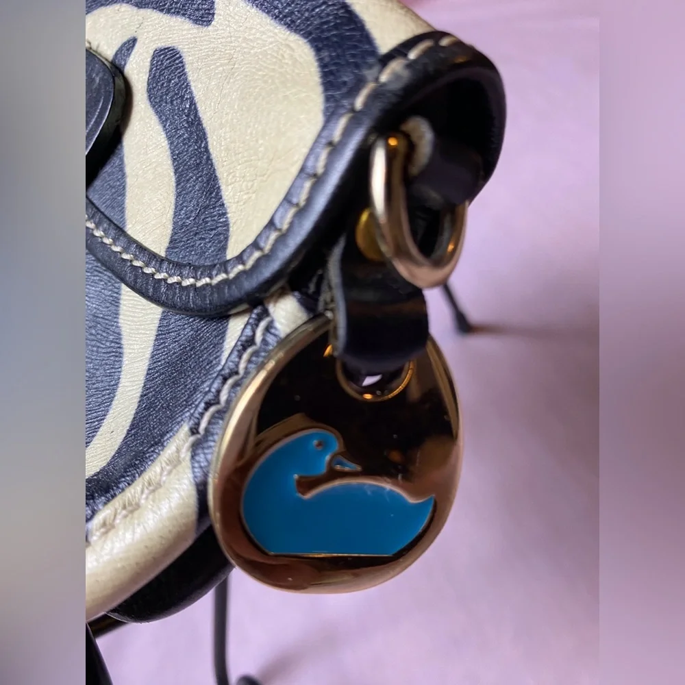 Dooney & Bourke cute black