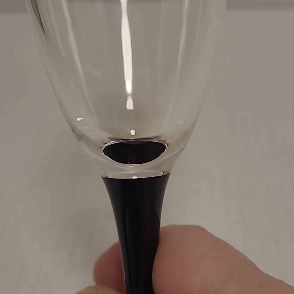 Set of 4 Luminarc Crystal Black Stemmed Champagne Glasses