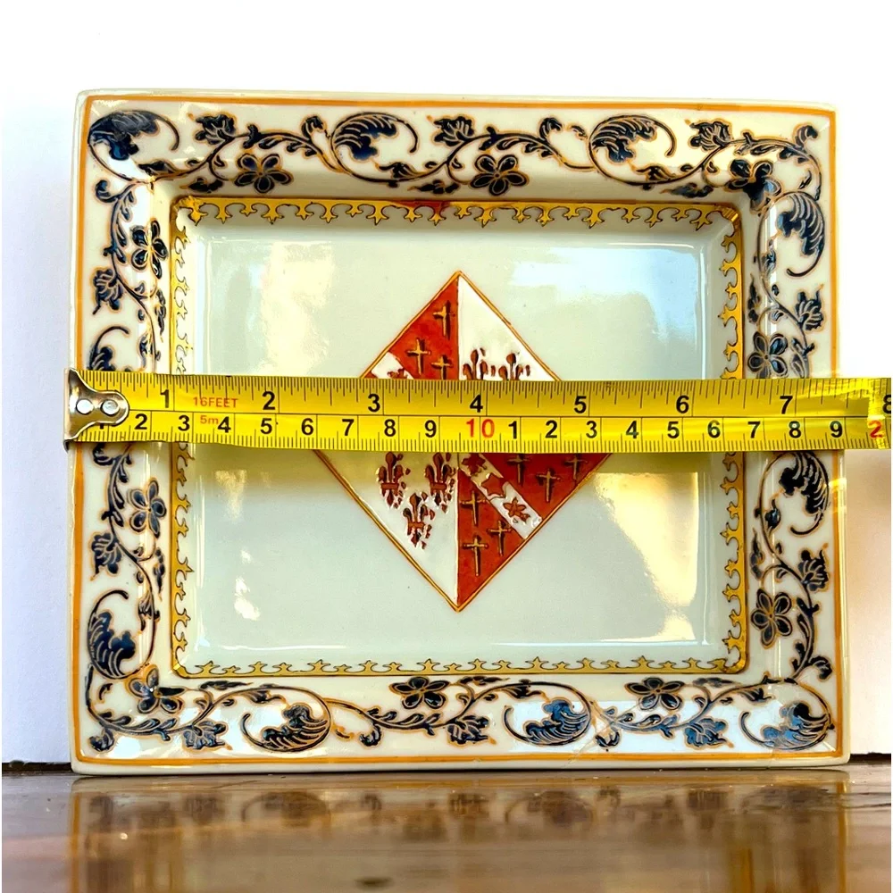 Tozai gilt tray heraldic
