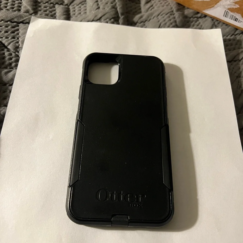 iPhone 11 Pro Max OtterBox Commuter Phone Case (Used) - Black