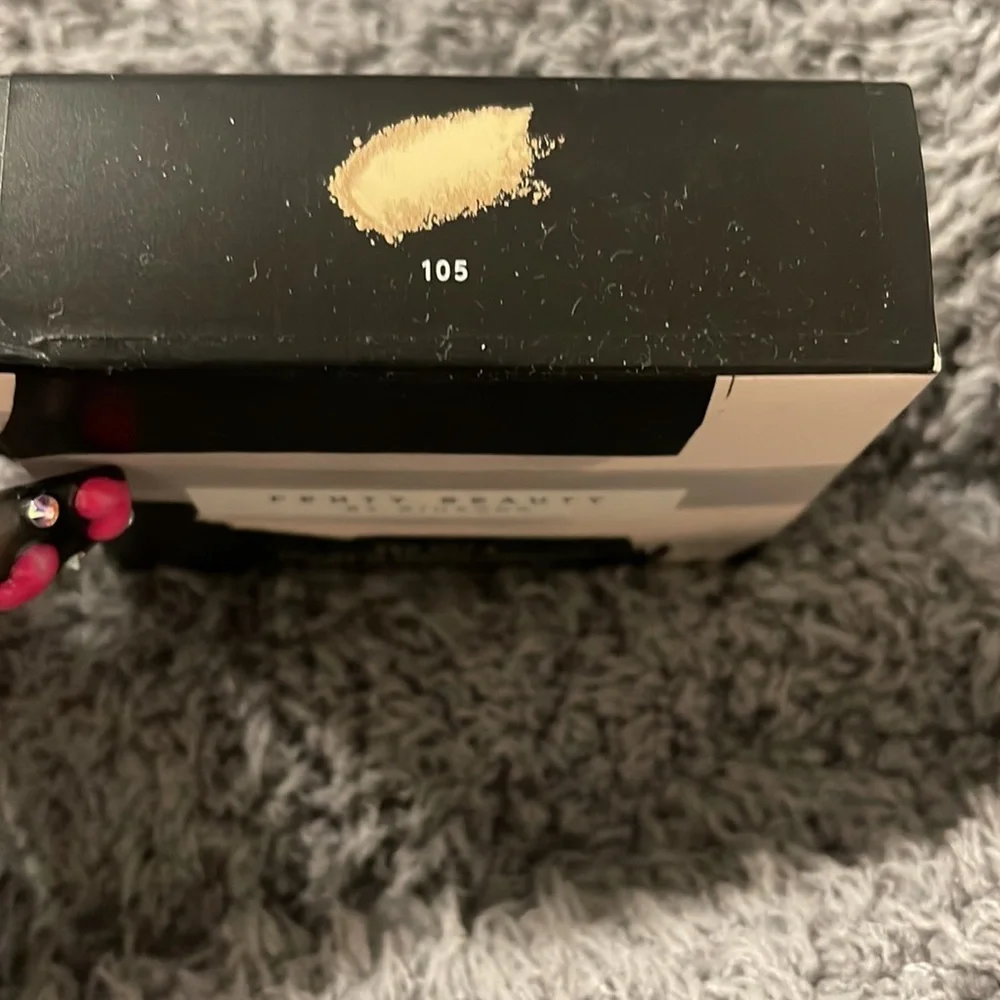 Fenty Beauty 105 light