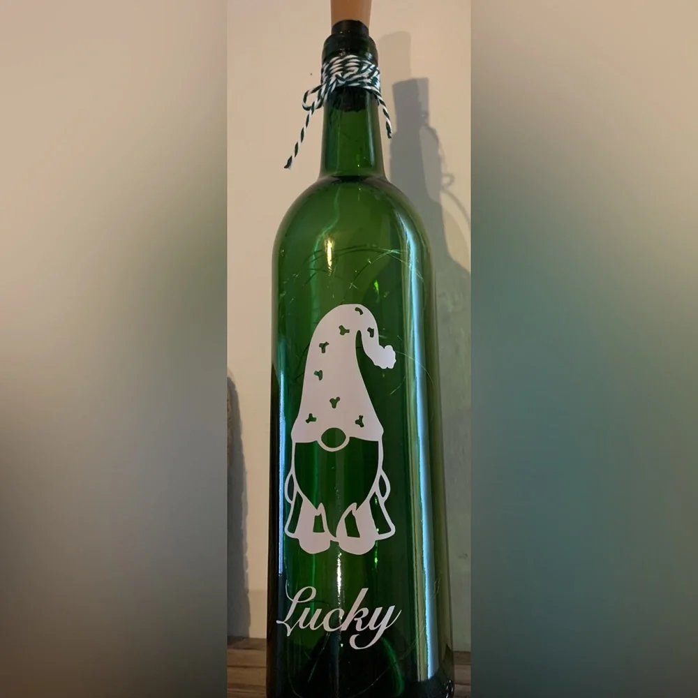 Wine Knot Craft Designs? ‘lucky’ white