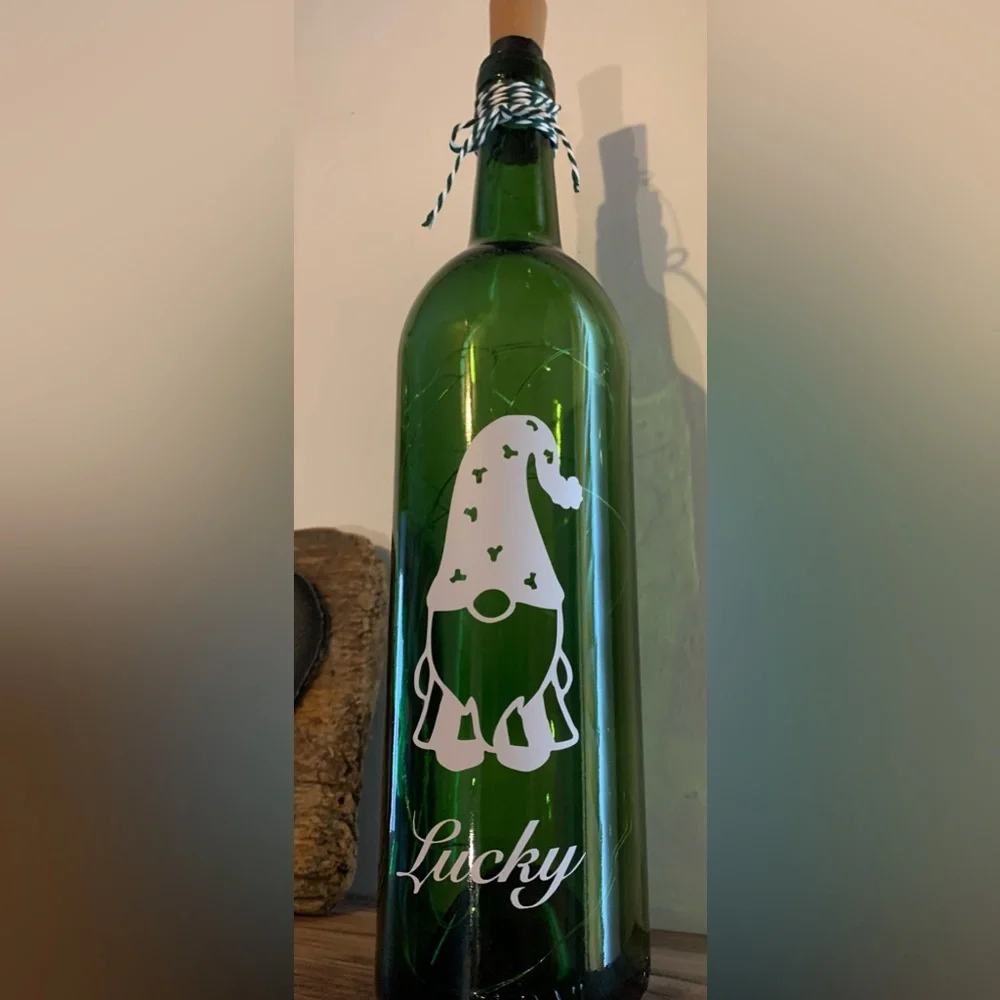 Wine Knot Craft Designs? ‘lucky’ white