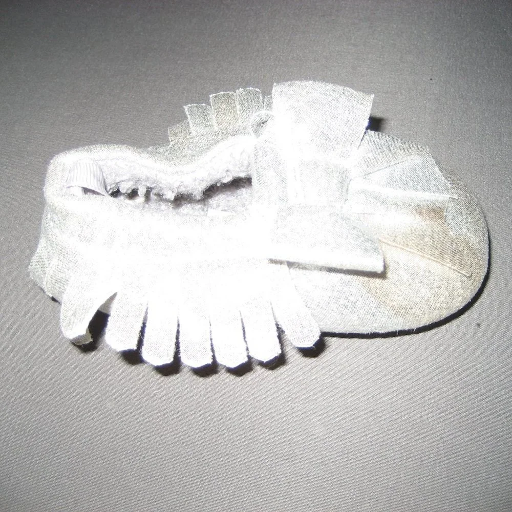 SG Footwear Size 2 Silver Moccasins Elastic Fringe Infant Baby NEW